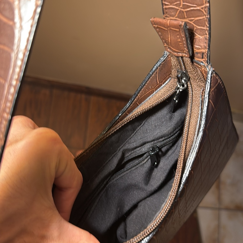 Brown G By Guess Alligator Leather Purse - Picture 8 of 8